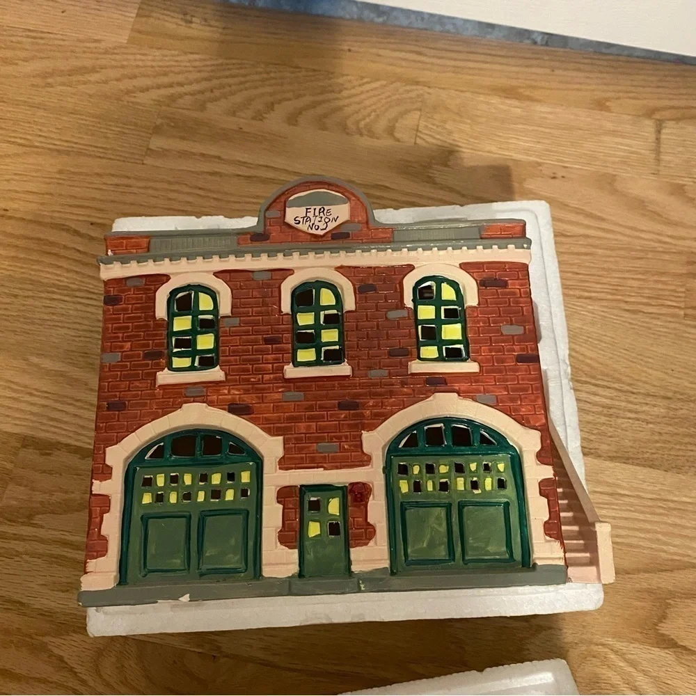 Department 56 Fire Station 2 5091-1 No Bulb Ceramic Snow Christmas Village